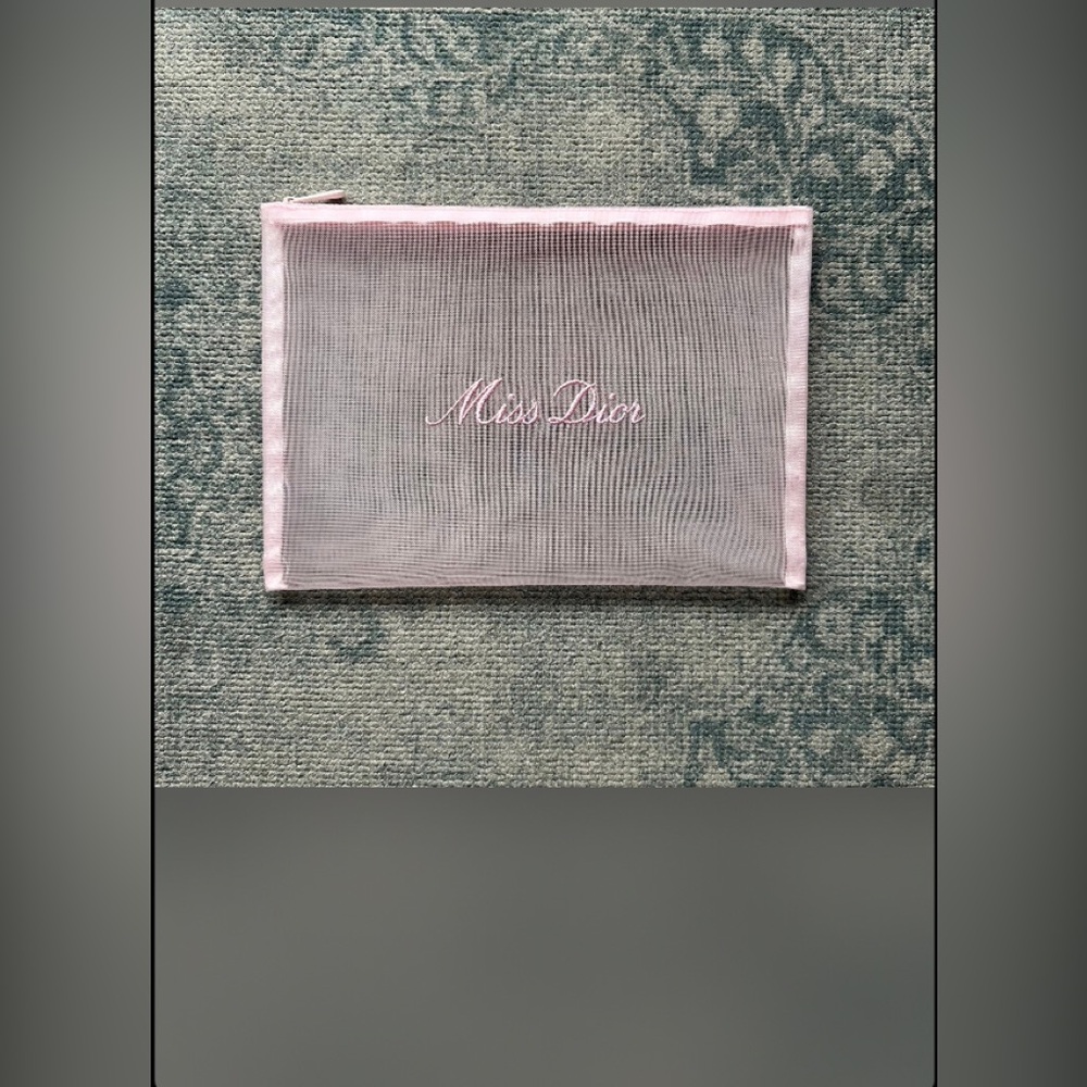 SALE✨Dior Pink Mesh Pouch